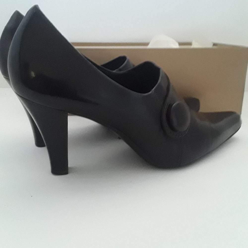Franco Sarto womens booties NIB 9.5, brown